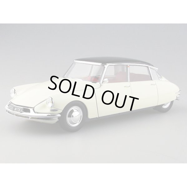 エブロ 1/24 シトロエン DS19