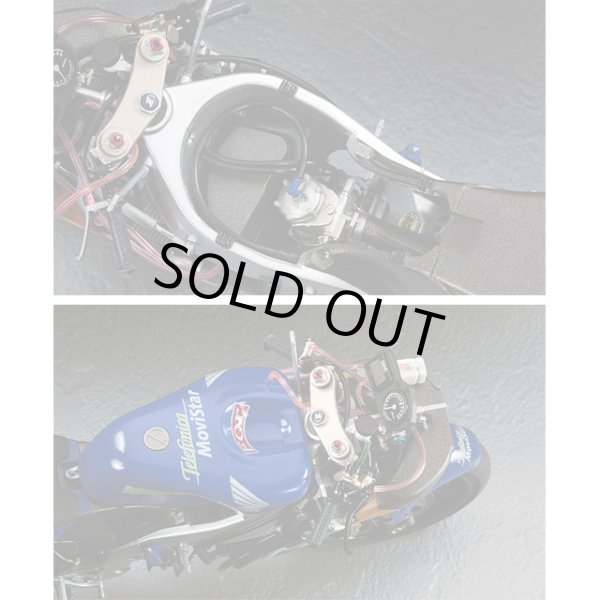 画像4: ハセガワ 1/12 Honda NSR250 チーム テレフォニカ モビスター ホンダ WGP250 2001 加藤大治郎 (4)