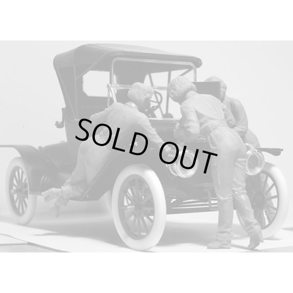 ICM 24009 1/24 アメリカ 女性整備士 1910S