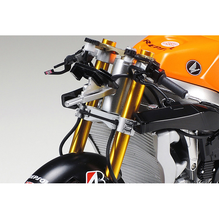 タミヤ 1/12 Honda RC213V `14 フロントフォークセット | クアトロ