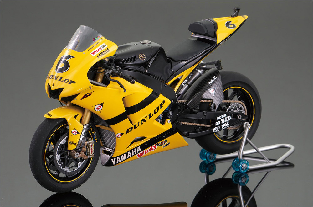 BEEMAX プラッツ BX13002 1/12 ヤマハ YZR-M1 2007 プラモデル