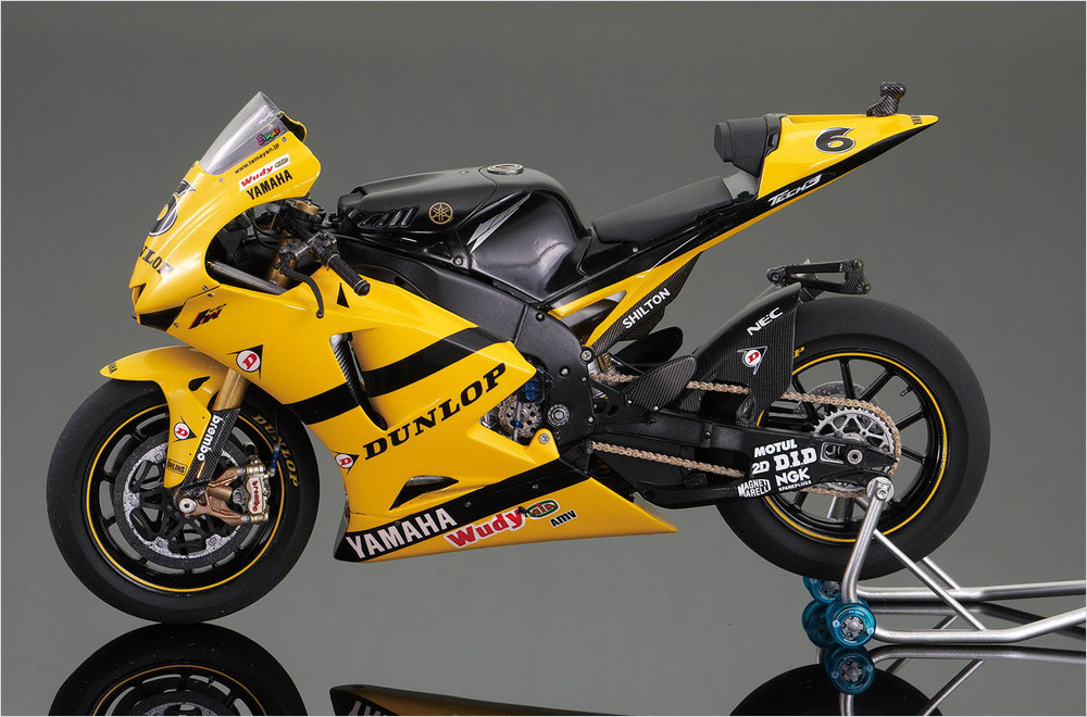 BEEMAX プラッツ BX13002 1/12 ヤマハ YZR-M1 2007 プラモデル