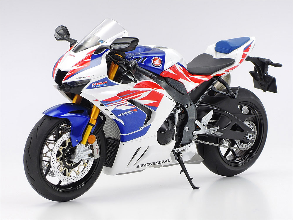 タミヤ 14141 1/12 Honda CBR1000RR-R FIREBLADE SP 30th Anniversary プラモデル