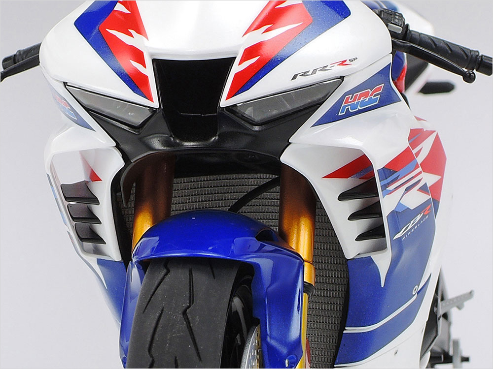 タミヤ 14141 1/12 Honda CBR1000RR-R FIREBLADE SP 30th Anniversary プラモデル